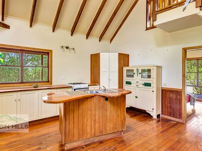 417 Davis Road, Jiggi