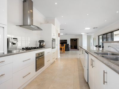 2 Pirring Way, Hannans