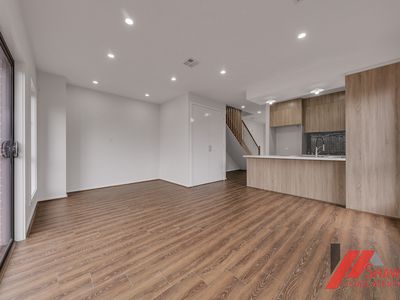 Town House / 26 Codrington Road, Truganina