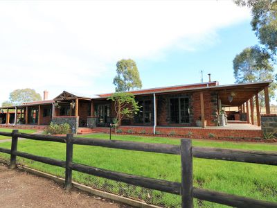 285 Cowles Rd, Northwood