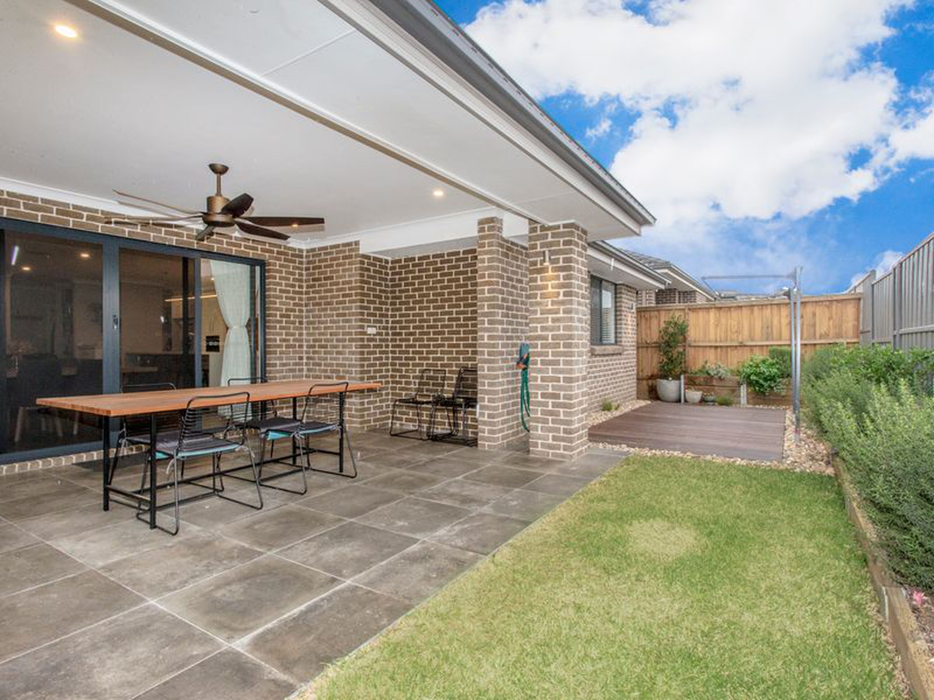 9 James Riley Drive, GLENMORE PARK