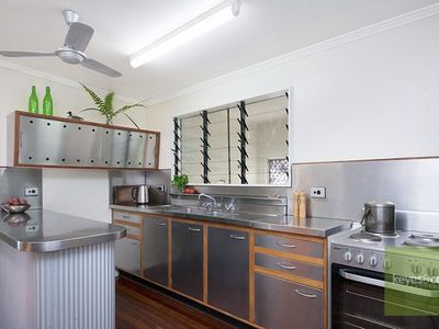 9 McClelland Street, West End