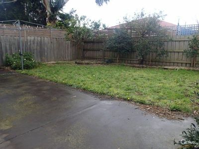 14 Bateman Grove, Hampton Park