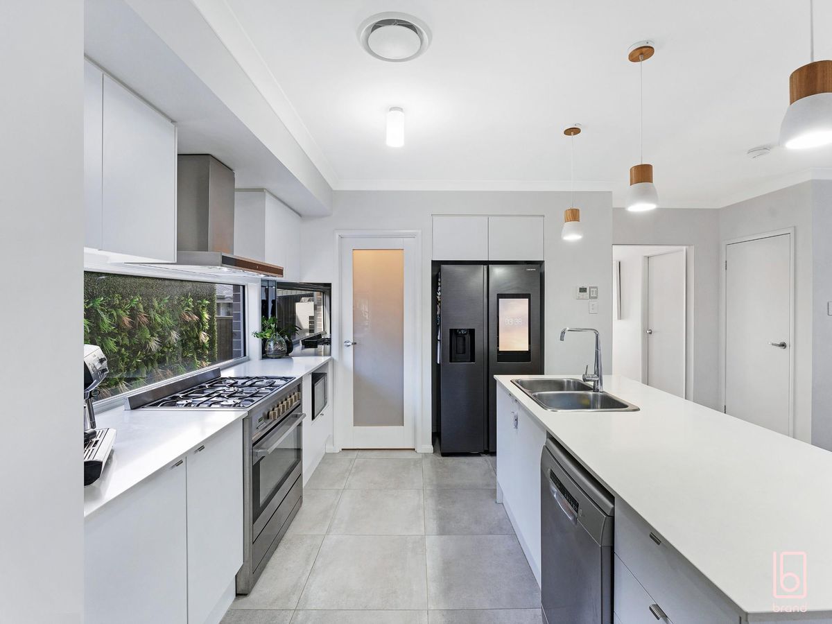 4 Freesia Way, Hamlyn Terrace