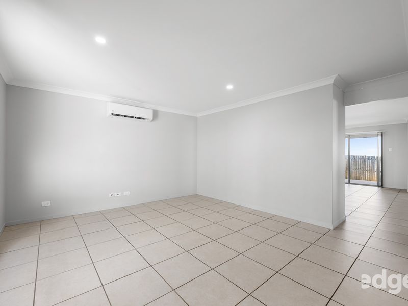 2 / 15 Pemswood Close, Deebing Heights