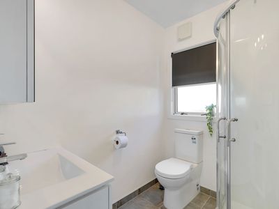 2 / 19 Ranui Terrace, Tawa