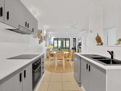 2210 / 40-42 Clifton Road, Clifton Beach