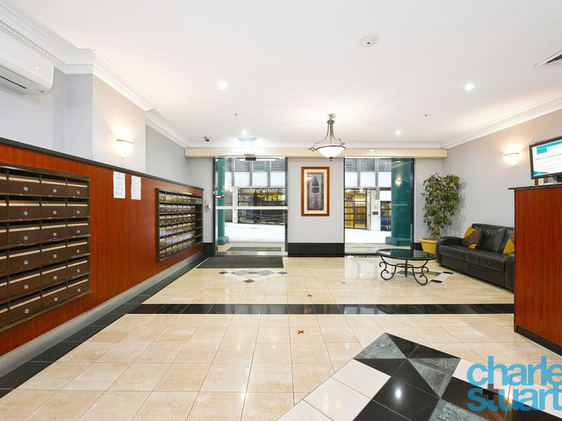 1001 / 1 Hosking Place, Sydney