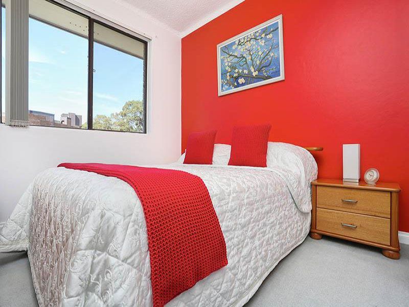 6 / 49 Goulburn St, Liverpool