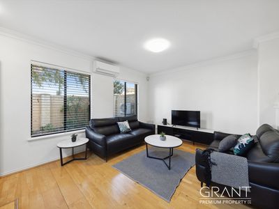 2 / 8 Sleat Road, Mount Pleasant