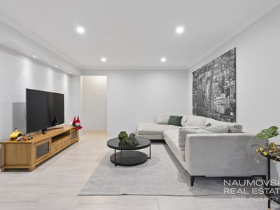 6 Ray Gardiner Vista, Tapping