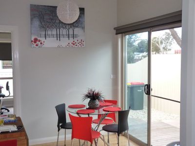 1 / 13 Deakin Court, Horsham