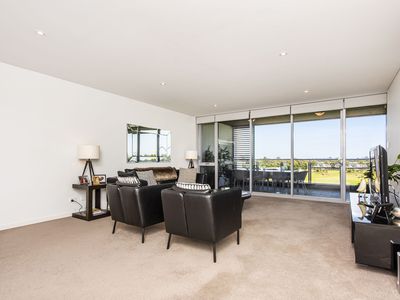 6 / 39 Bow River Crescent, Burswood