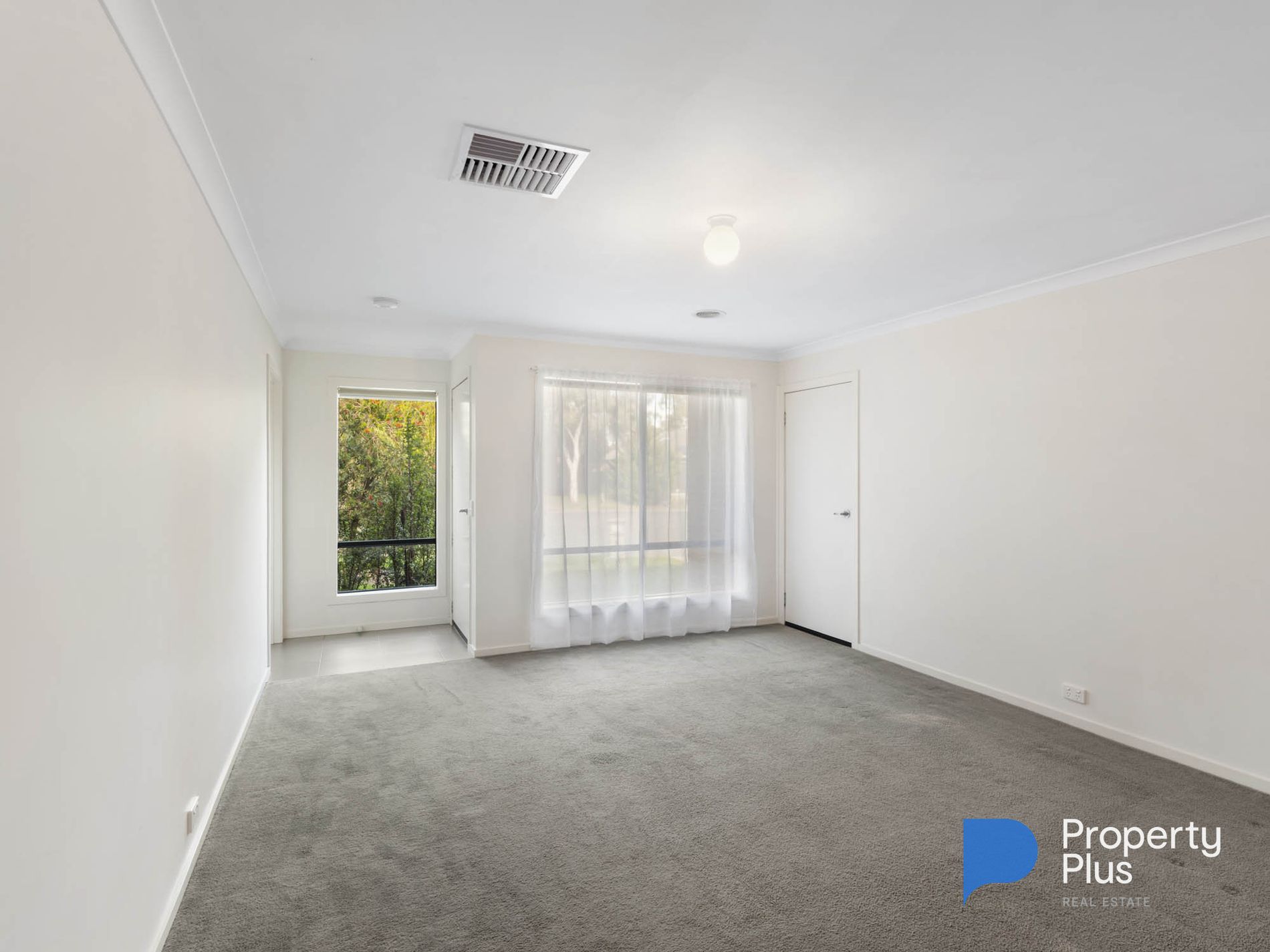 6 Moira Court, Ascot