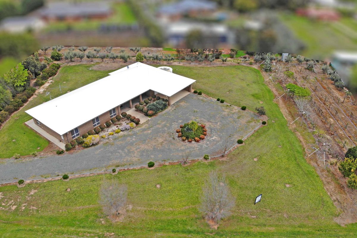 2 Jenmar Drive, Kyabram