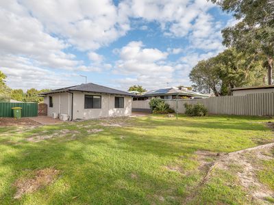 64 Ravenscroft Way, Kelmscott