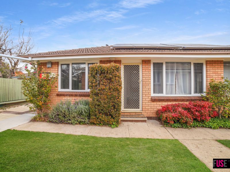 4 / 33 Atkinson Street, Queanbeyan East