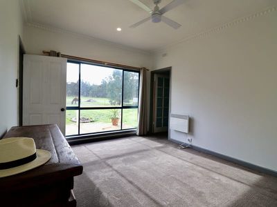 20 East West Hall Lane, Seymour