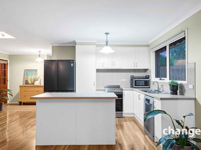 17 Warren Close, Narre Warren
