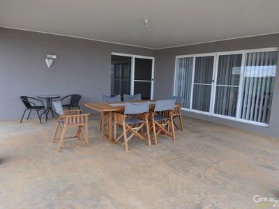 13 Azure Avenue, Dubbo