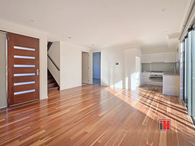 2 / 4 Fortune Street, Box Hill North
