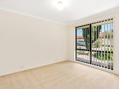 19 Helena Crescent, Horsley