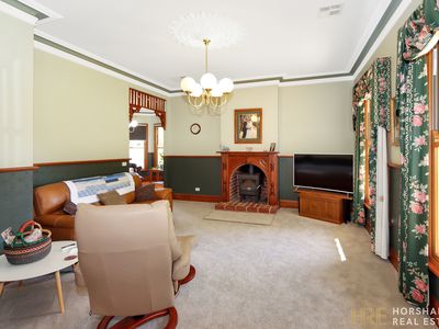 12 Farrar Avenue, Horsham