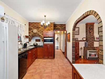 56 Silkes Road, Paradise