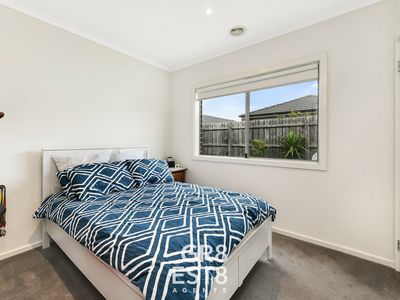 48 Heather Grove, Cranbourne East