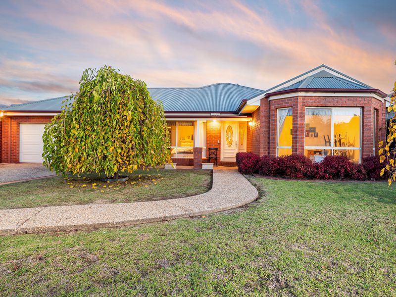 3 AVONDALE DRIVE, Wodonga