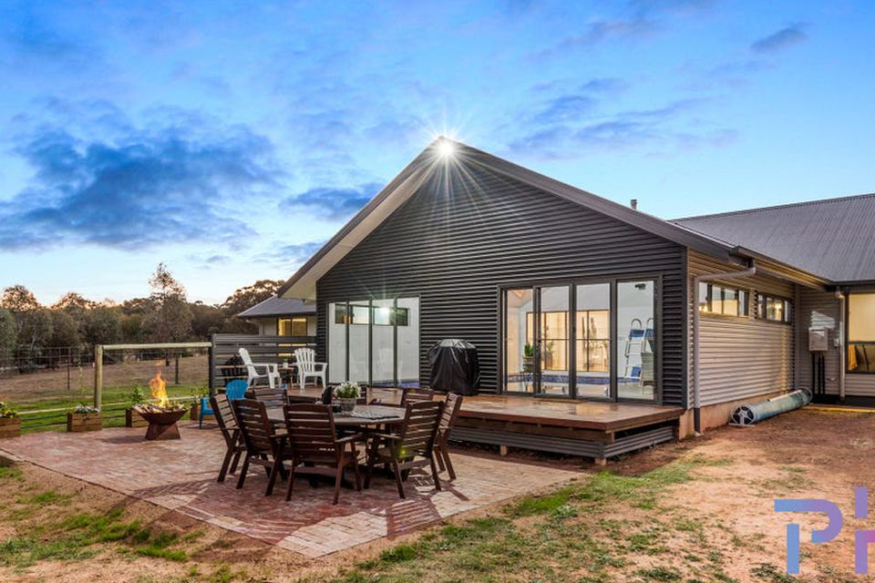 8 Montgomery Lane, Lockwood