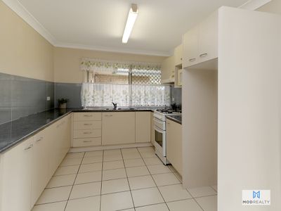 1 / 10 Vi Court, Brassall
