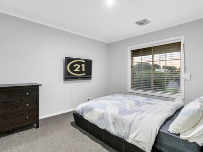 8 Chiton Avenue, Seaford Rise