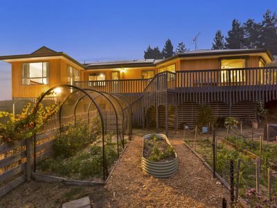 101 Bennetts Road, Mountain River