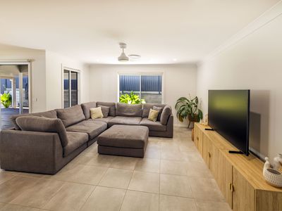 12 Whitehaven Crescent, Woolgoolga