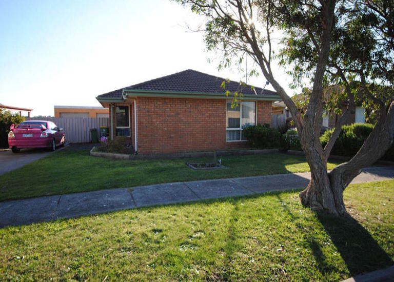 12 Karinya Court, Portland