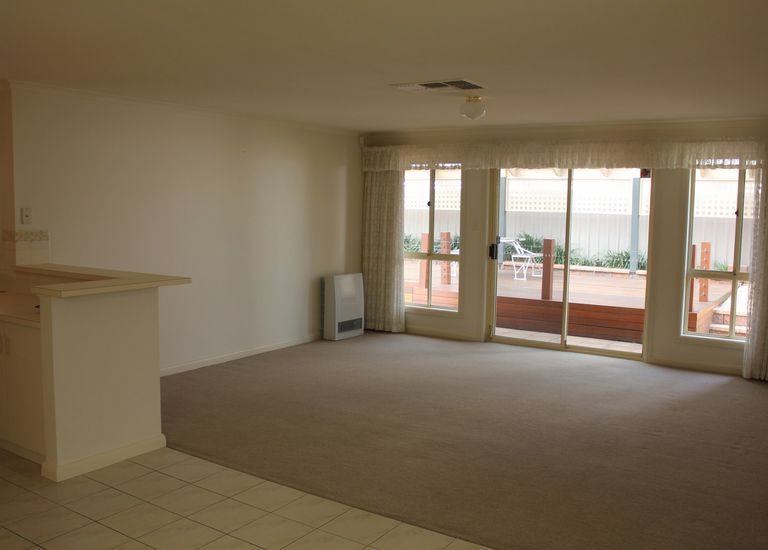 2 Phyllis Court, Trott Park