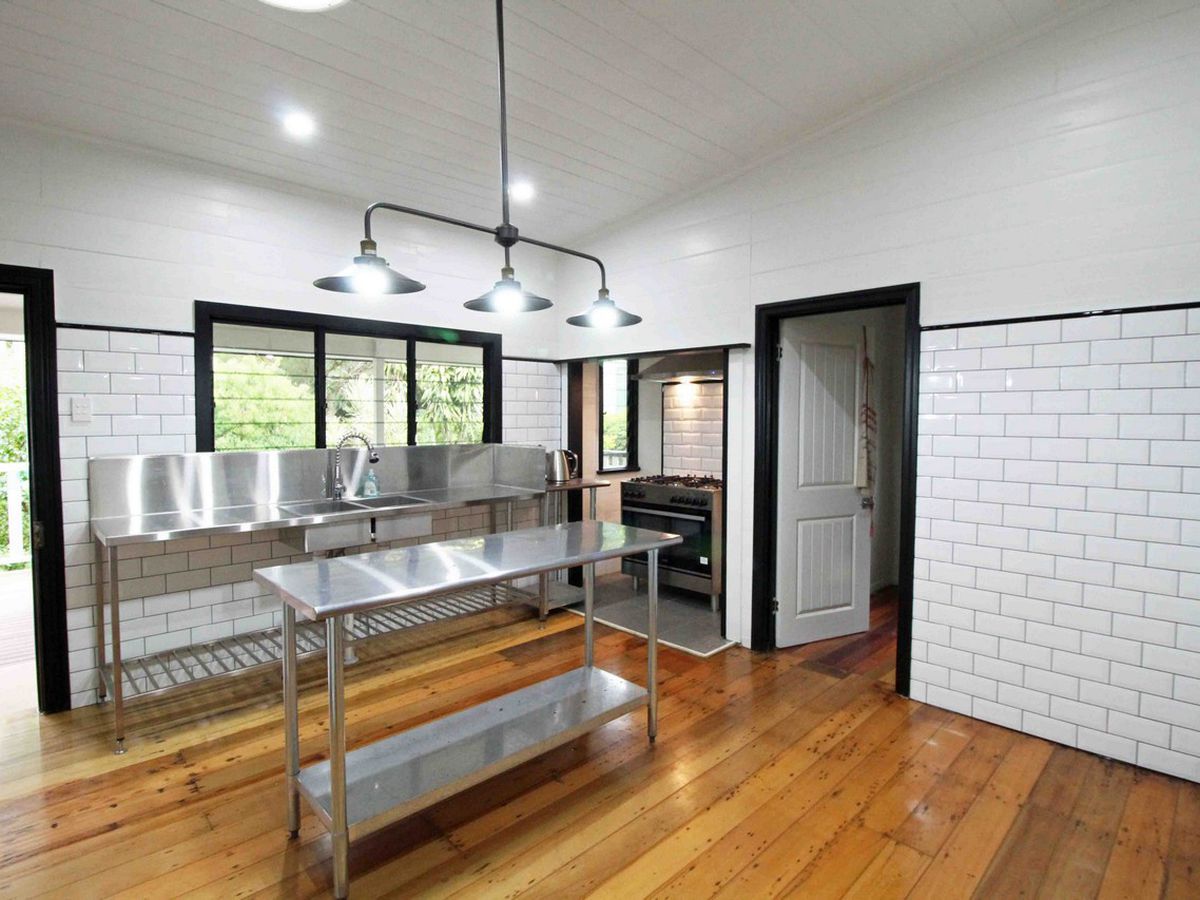 19 BROADWAY, Herberton
