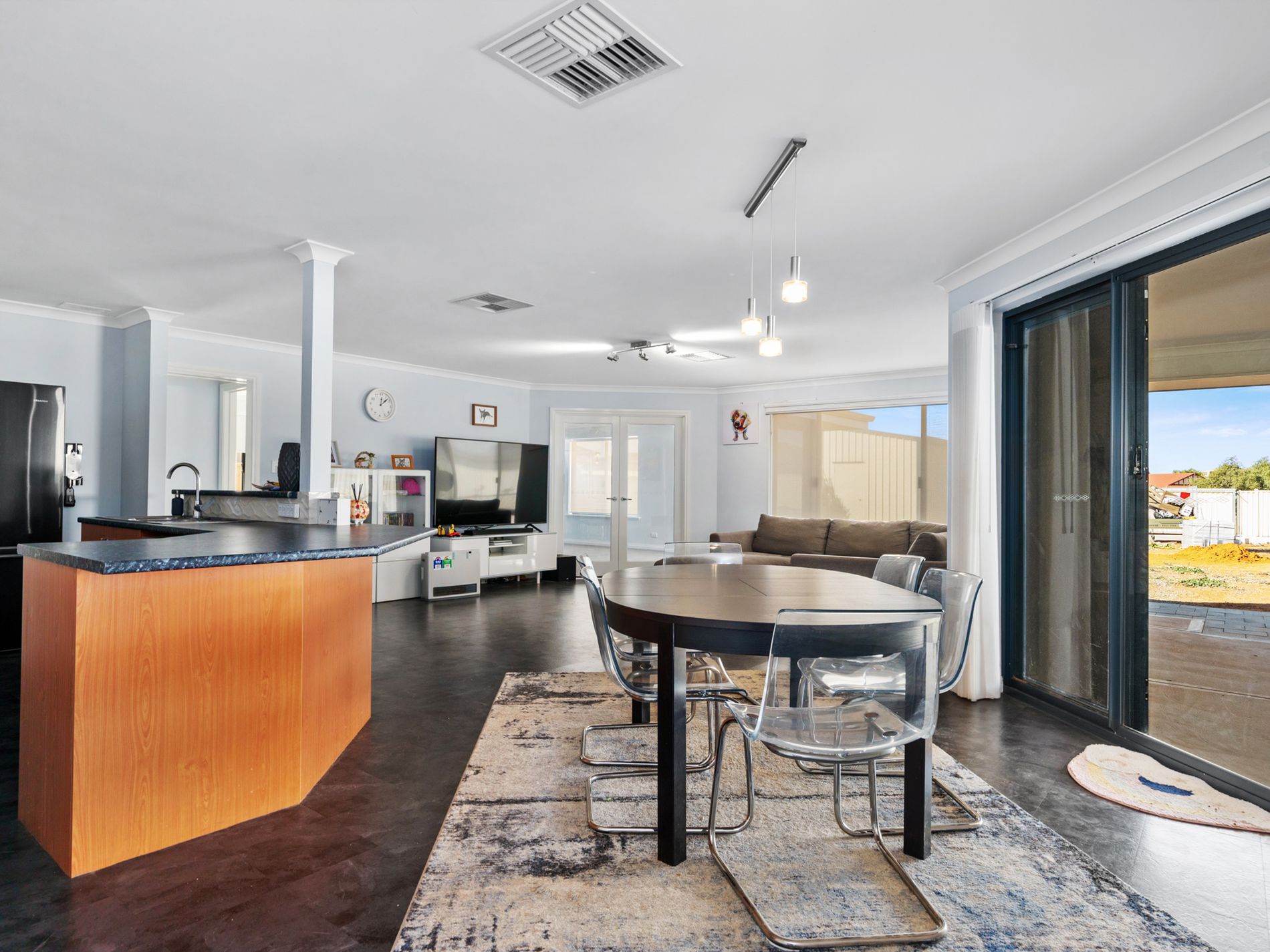 7 Riseberry Way, Somerville