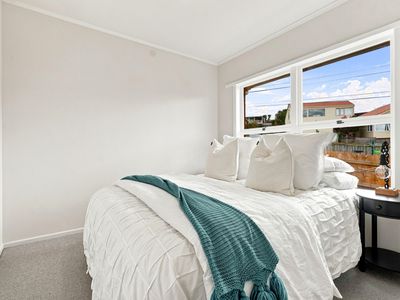 1/497 Beach Road, Murrays Bay