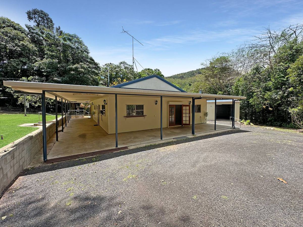 164 Carrington Road, Atherton