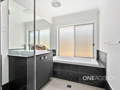 9 Headwater Place, Albion Park