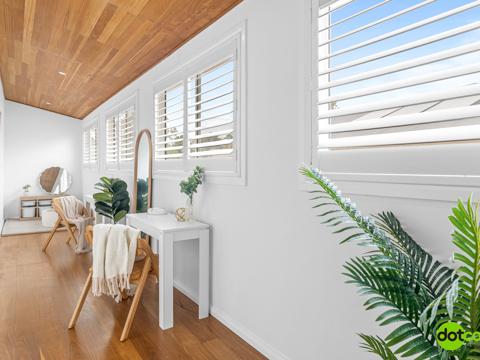 77 Buff Point Avenue, Buff Point