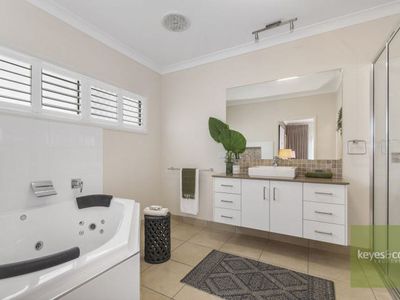 1 John Francis Court, Alice River