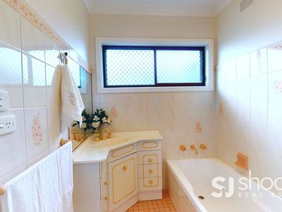 27 Oxley Circle, Dubbo