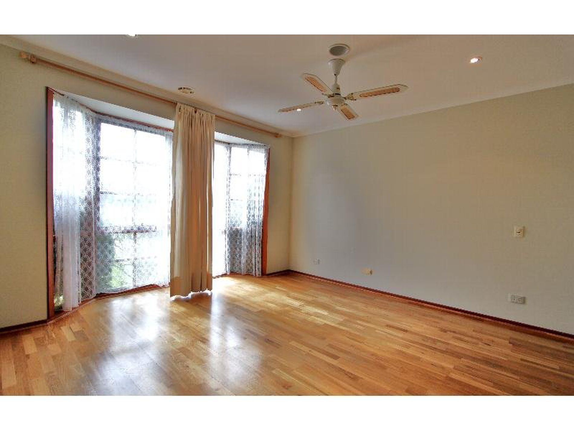 1 Eyebright Square, Hallam