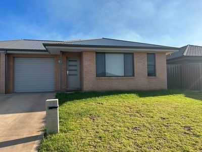 21B Hindmarsh Esplanade, Dubbo