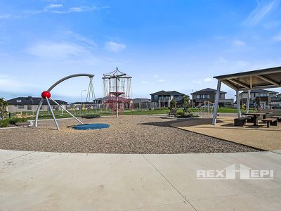17 Dolomite Boulevard, Clyde North