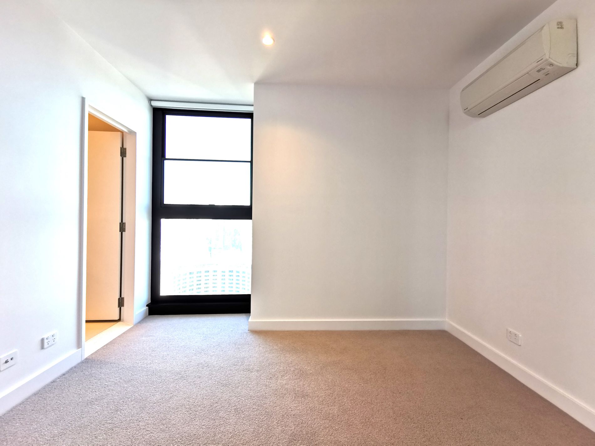 2105 / 628 Flinders Street, Docklands