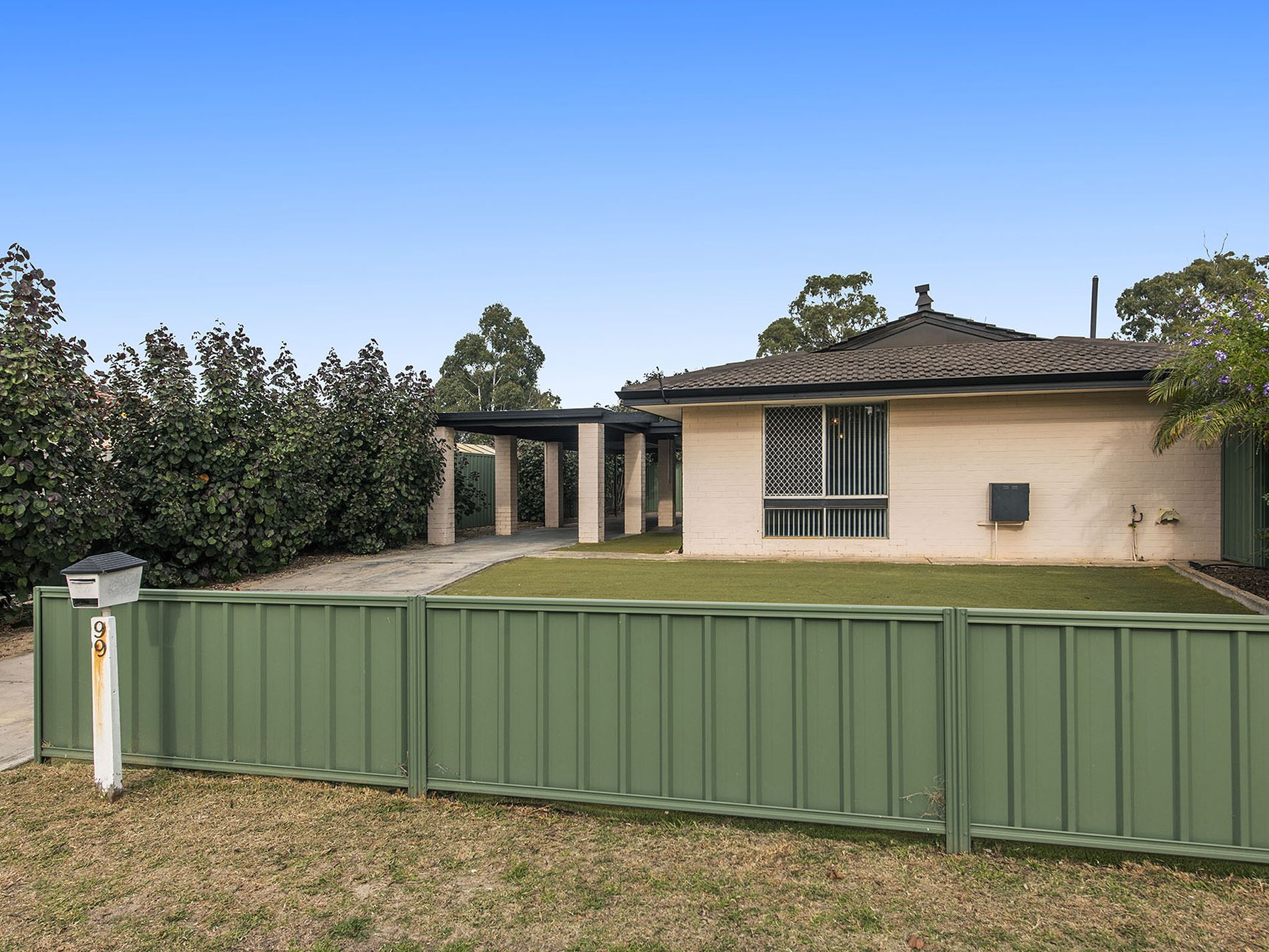 99 Queens Road, South Guildford